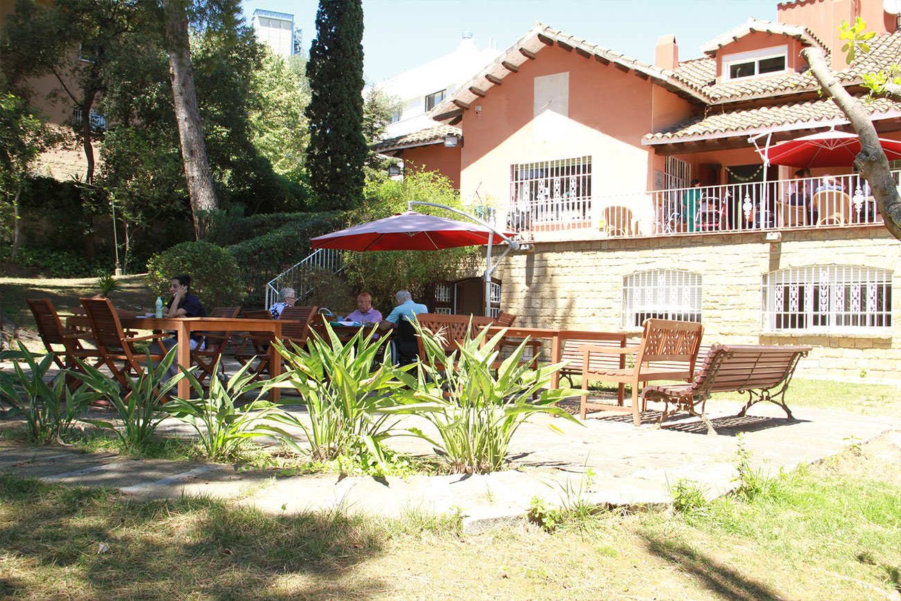Residencia Pedralbes Park + Centro De Día